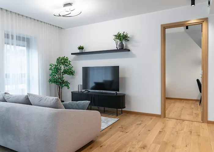 아파트 Sea View Family In Kalaranna District With Balcony And Free Parking