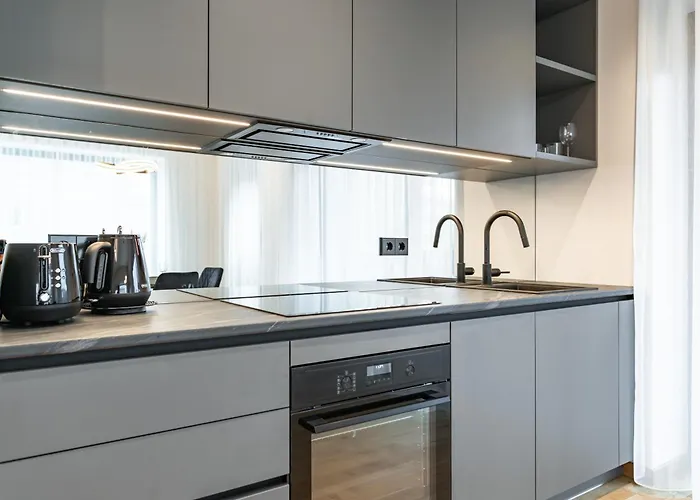 Sea View Family In Kalaranna District With Balcony And Free Parking 아파트 *