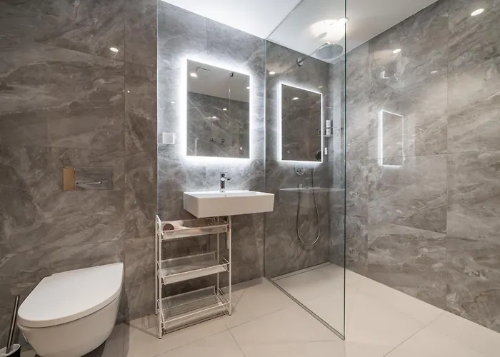 Sea View Family In Kalaranna District With Balcony And Free Parking *